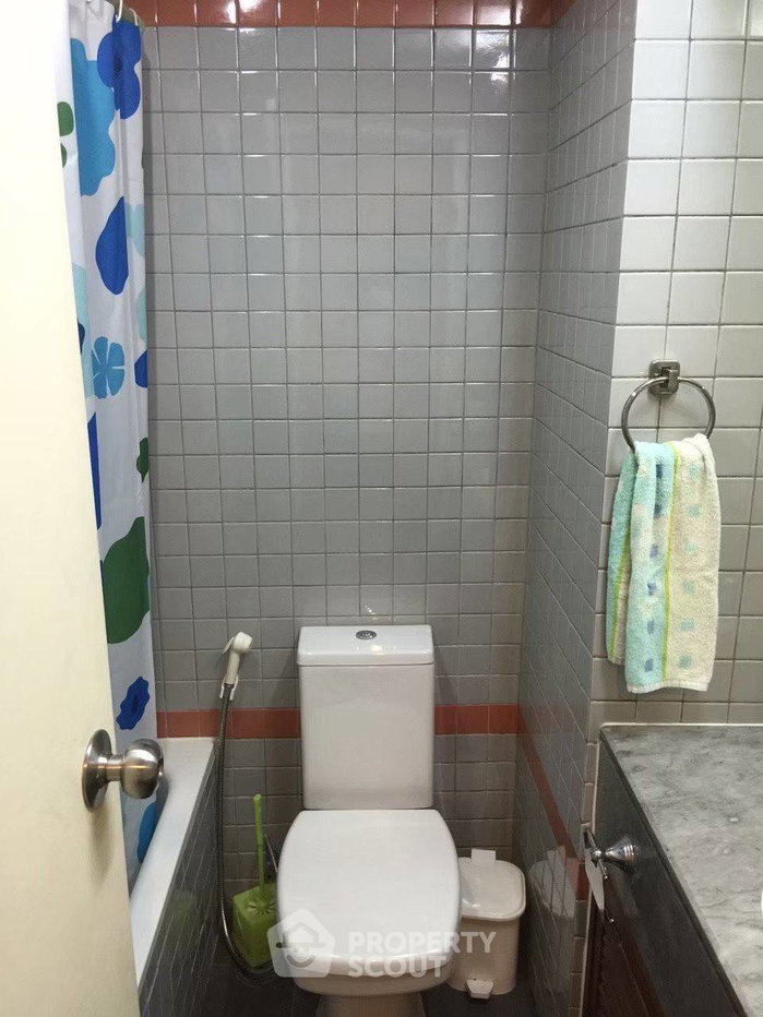 picture 1-BR Juldis River Mansion Condominium In Bang Lamphu (ID 3448054) - 7/9