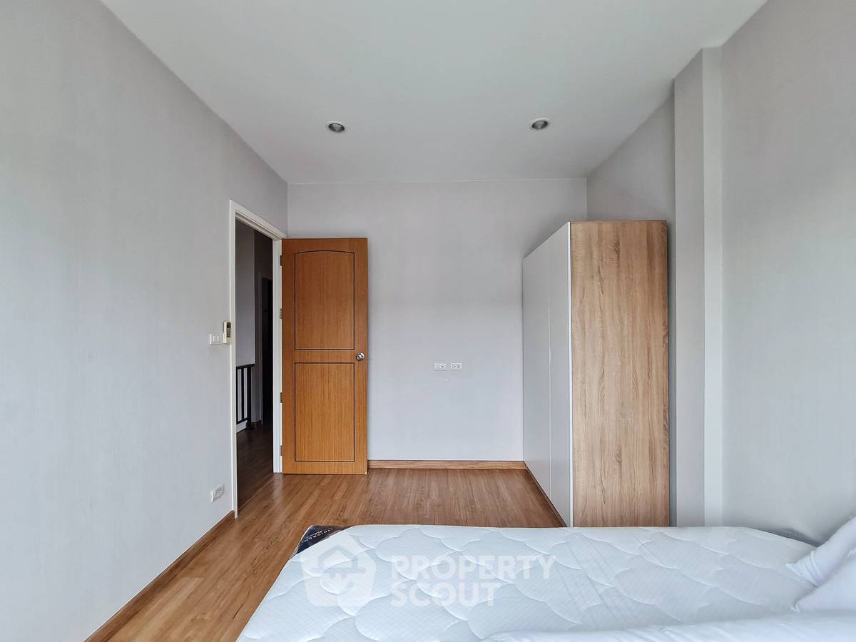 picture 3-BR Townhouse in Wang Thonglang (ID 3448666) - 16/21