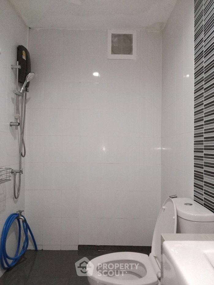 picture Spacious 3-BR 200 Sqm Townhouse At HAUS 35 Cheangwattana (ID 3448372) - 27/32