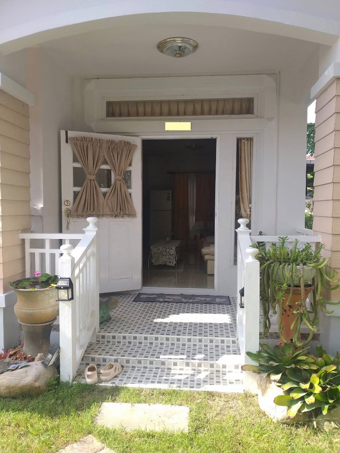 รูป 🏡 ให้เช่าบ้านเดี่ยว 2 ชั้น 3 ห้องนอน 2 ห้องน้ำ มีสวนเล็กๆ ในโครงการคุณภาพ เดินทางสะดวก ใกล้กาดฝรั่ง หางดง พร้อมเฟอร์นิเจอร์ครบชุด ทำเลดีมาก - รูปที่ 4/13