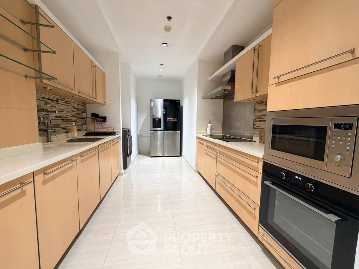 picture 2-BR Condo at Athenee Residence near BTS Phloen Chit (ID 2939636) - 3/10