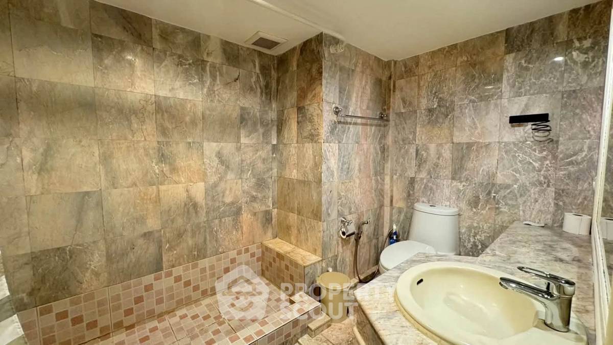 picture 1-BR Saranjai Mansion Condominium Near BTS Nana (ID 3447813) - 9/10