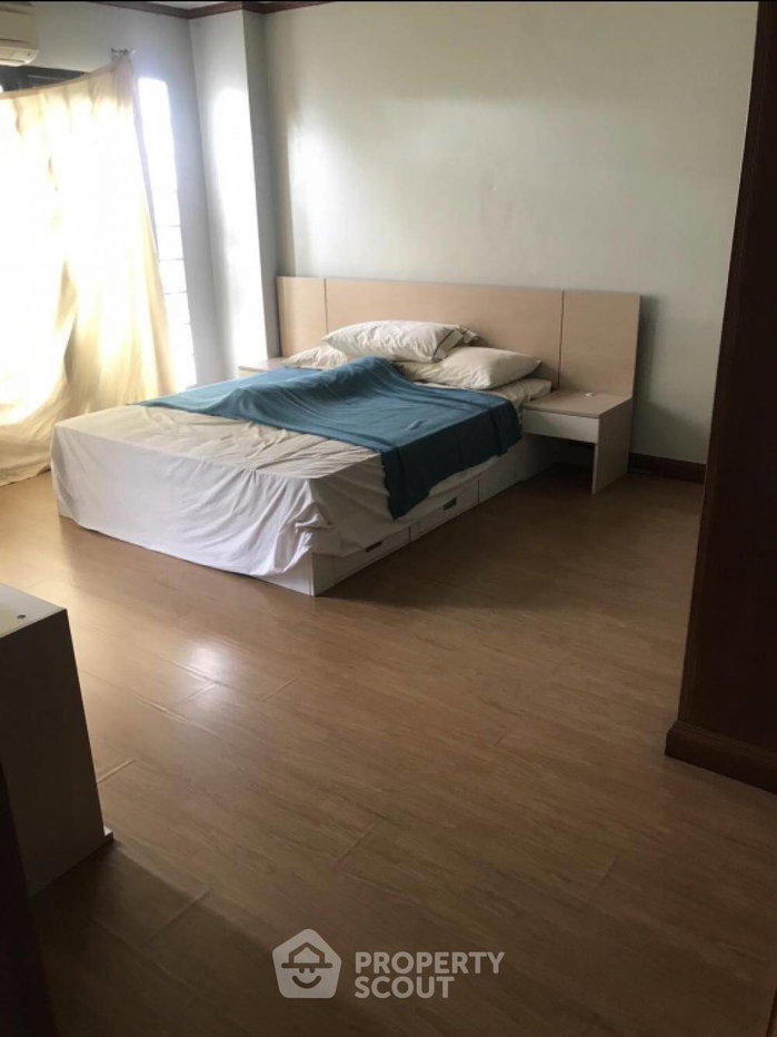 picture 1-BR Condo at Aree Place Sukhumvit 26 near BTS Phrom Phong (ID 804936) - 1/4