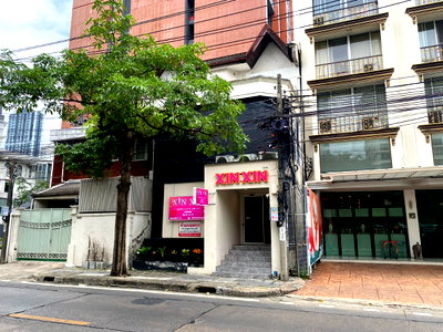 โฮมออฟฟิศ ม.เกษตรศาสตร์ ศรีราชา : ขายด่วน โฮมออฟฟิศ (เนื้อที่ 30 ตรว.) สุขุมวิท ซอย 31 เขตวัฒนา กทม.