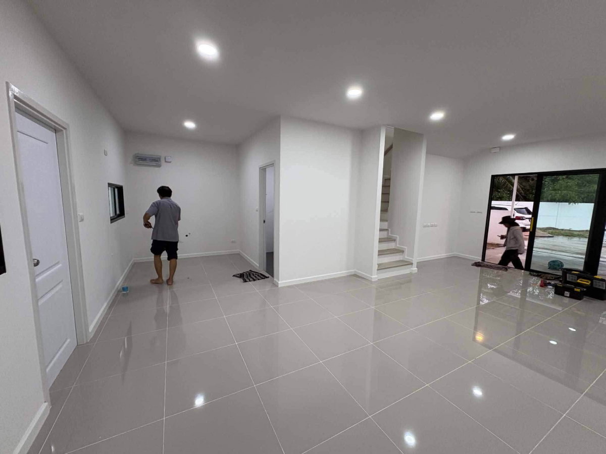 รูป ให้เช่าบ้านแฝดใหม่ ม.มณีรินทร์ เอ็มวิลเลจ ปลวกแดง ระยอง - รูปที่ 2/14