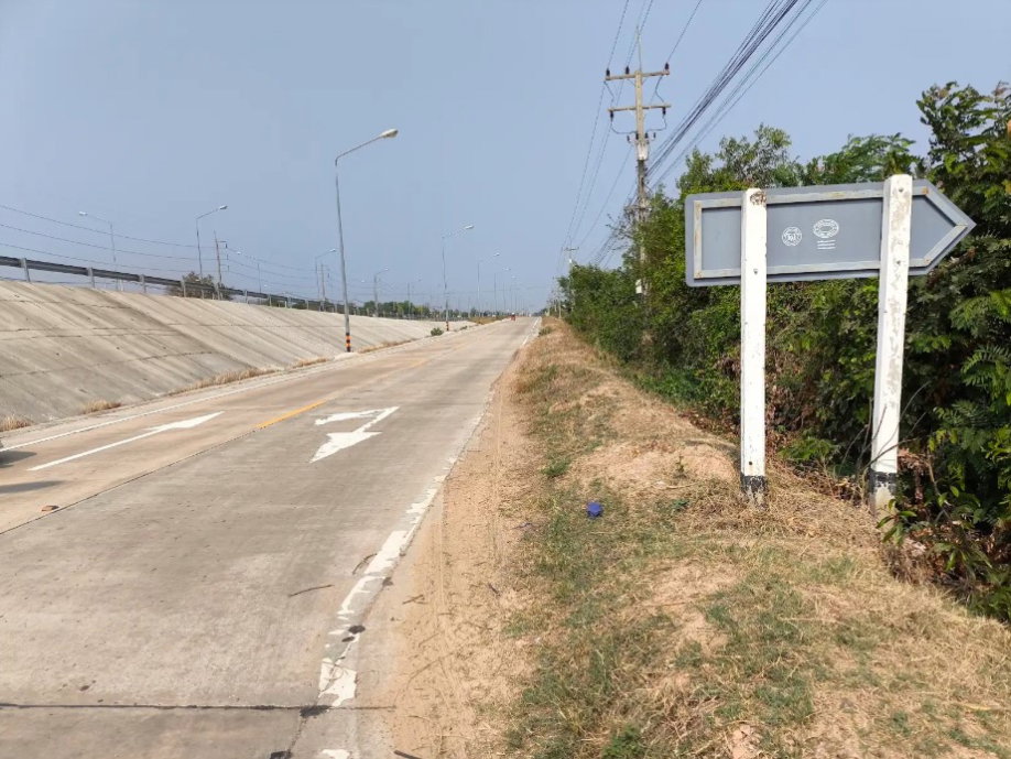 รูป ขายที่ดินเปล่า โฉนดพร้อมโอน 2 ไร่ 17 ตรว. ติดถนน 2 ด้าน อรุณประเสริฐ 202 และถนนเข้าหมู่บ้านน้ำอ้อม เกษตรวิสัย ร้อยเอ็ด - รูปที่ 3/10