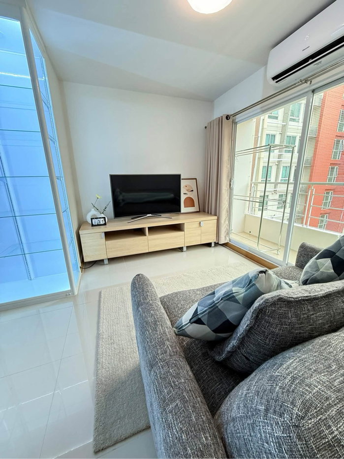 picture Condo for Rent: Ivy Ratchada walk to MRT Sutthisan - 1/12