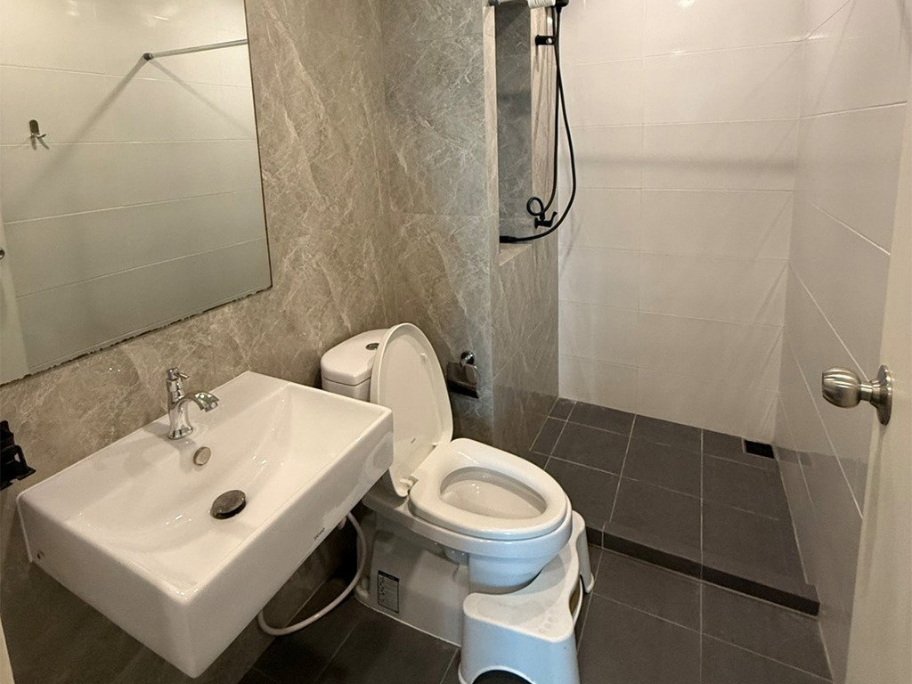 picture Best Deal! High Floor 1BR at The Origin E22 Station near BTS Sai Luat - Only 1.9M THB! - 4/8