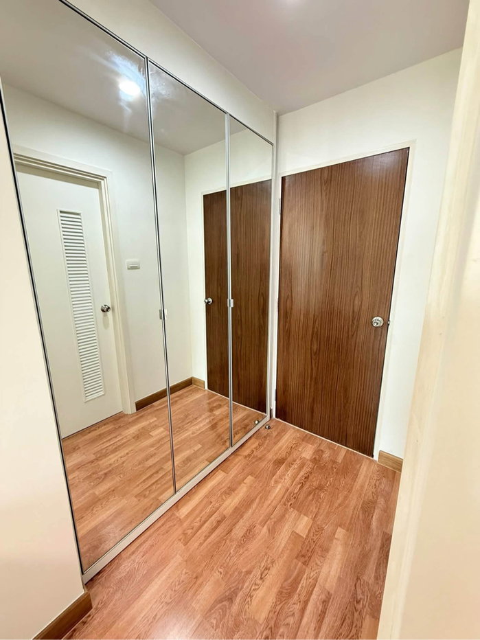 picture Condo for Rent: Ivy Ratchada walk to MRT Sutthisan - 10/12