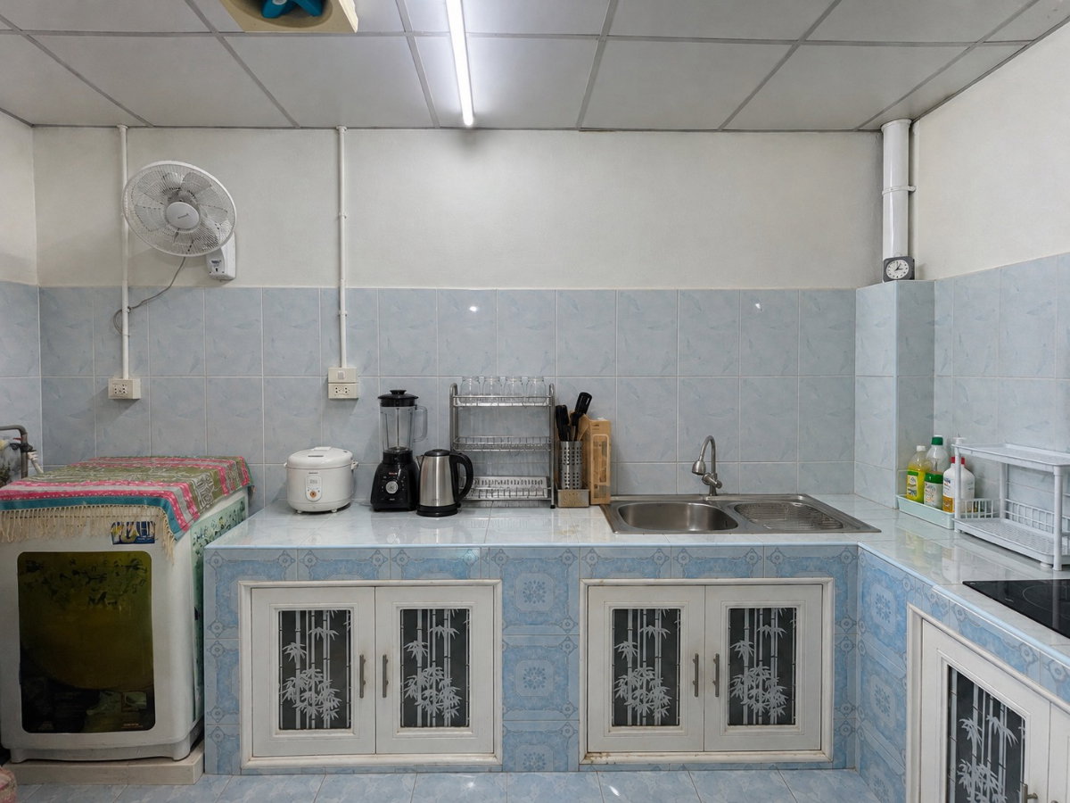 รูป ขายทาวน์เฮ้าส์ 2 ชั้น รีโนเวทใหม่พร้อมอยู่ หมู่บ้านเลิศอุบล ซอย 8 ทำเลดีห้าแยกวัชรพล ทำเลน้ำไม่ท่วม - รูปที่ 5/10