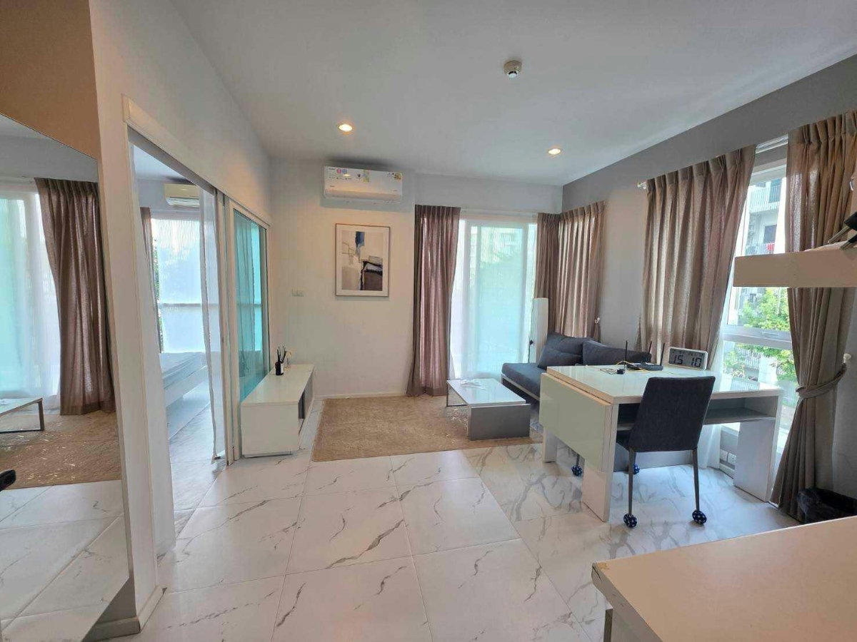 picture 🍃 Condo for RENT! at North 1 Condominium ** Corner Unit ** in Serene Lake - Private, Great Location and Good Security - 1/16