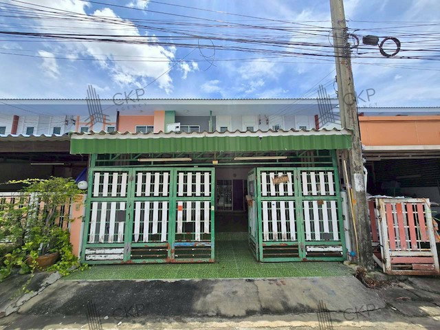 รูป L260149 | ขาย ทาวน์เฮาส์ 2 ชั้น หมู่บ้านมัณฑิรา บางพลี-ตำหรุ บ้านหลังใหญ่ เหมาะสำหรับครอบครัวที่ต้องการบ้านราคาคุ้มค่า พร้อมพื้นที่ใช้สอยกว้างขวาง - รูปที่ 1/15