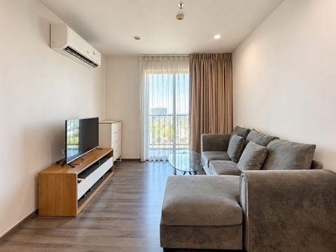 Available / Ready to move in 🥰 Rental Price: 25,000 THB/month Project: The Base Park West (Near Habito Mall) 📌 Near BTS On Nut Line: katk03