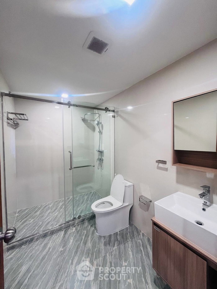 picture Spacious 4-BR 360 Sqm Townhouse At Esta Home Rama 3 (ID 3446206) - 10/13