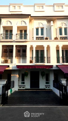 Townhouses for rent Bangkok : 3-BR Townhouse near BTS Bang Chak (ID 3448279)