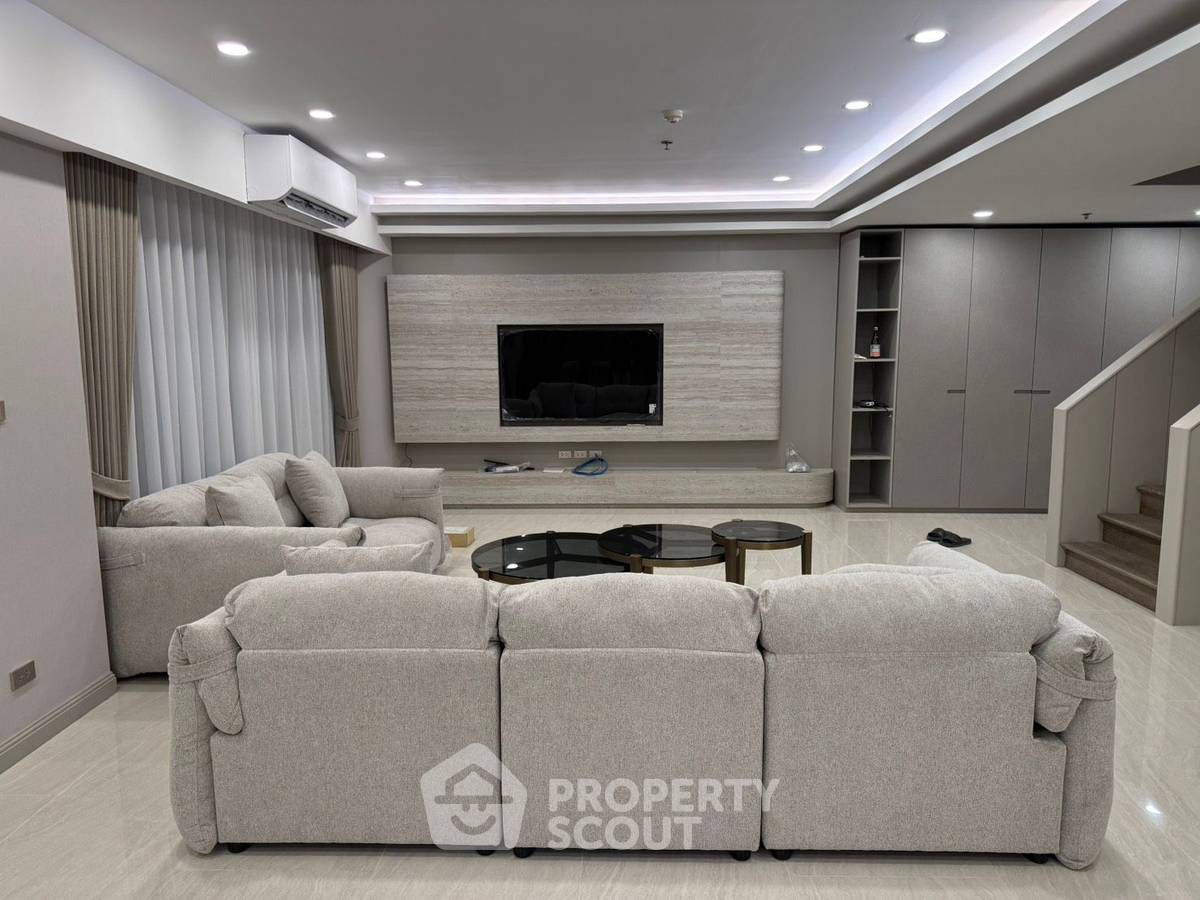 picture 371 Sqm 5-BR Le Raffine Sukhumvit 24 Condominium Near BTS Phrom Phong (ID 3365704) - 4/16