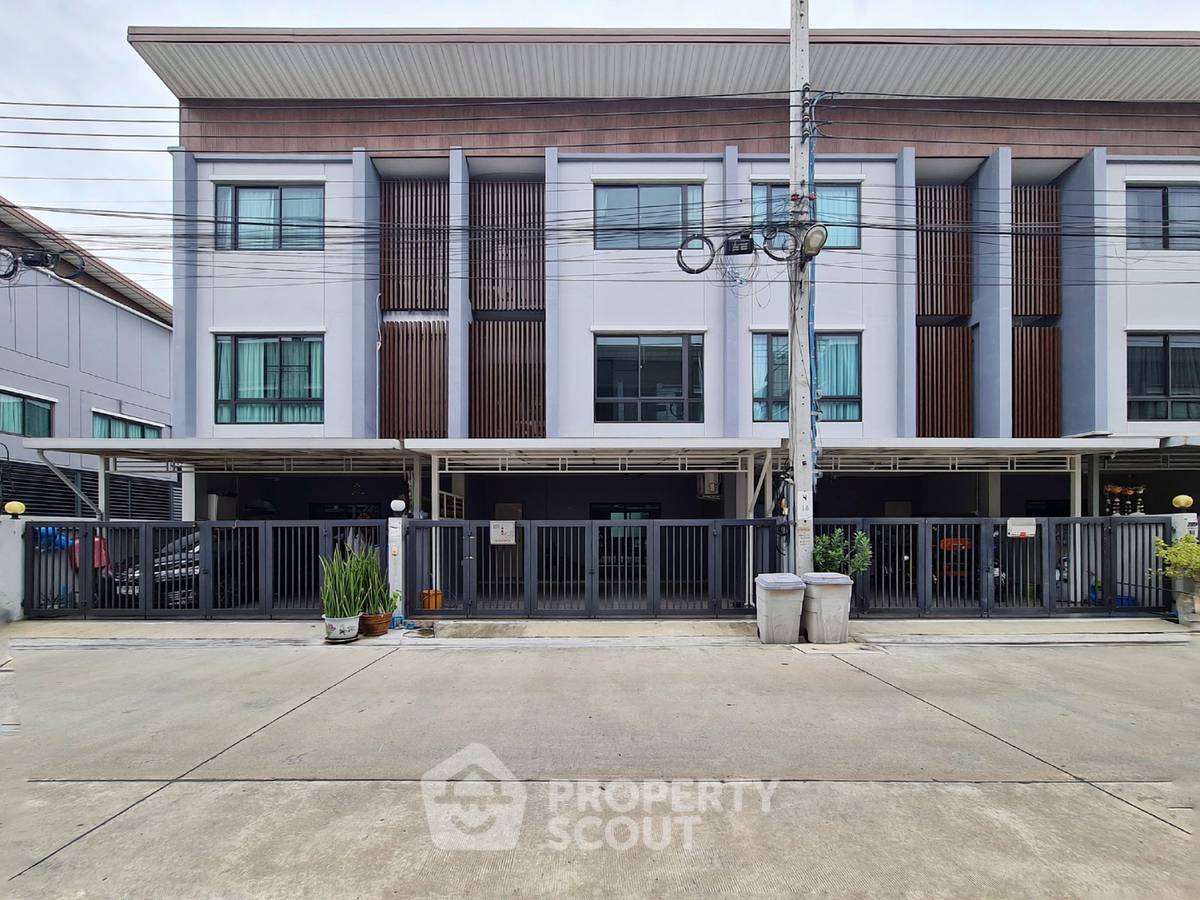 picture 3-BR Townhouse in Wang Thonglang (ID 3448666) - 21/21
