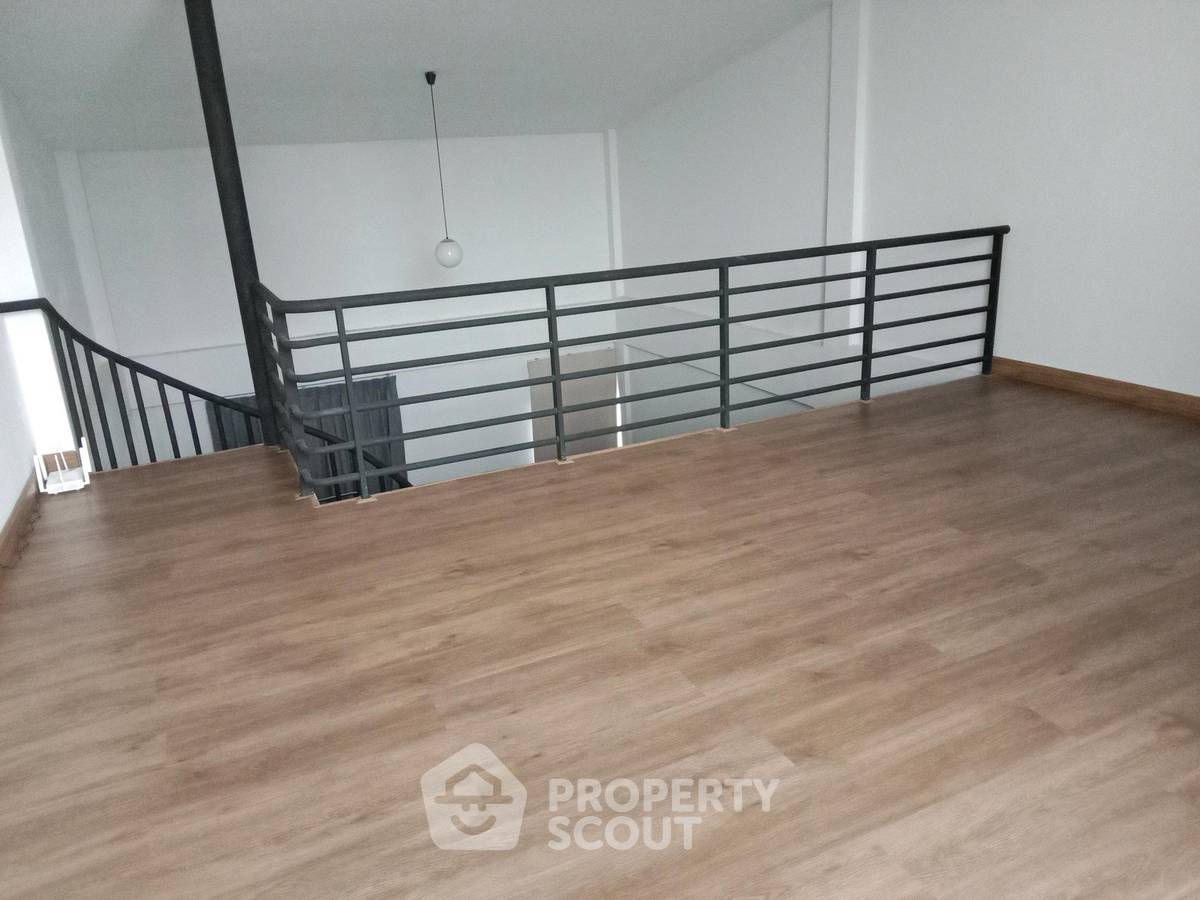picture Spacious 3-BR 200 Sqm Townhouse At HAUS 35 Cheangwattana (ID 3448372) - 15/32
