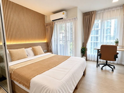 รูปภาพ 🏝️ 𝗞𝗔𝗩𝗘 𝗧𝗢𝗪𝗡 𝗜𝗦𝗟𝗔𝗡𝗗 ✨ | 𝗖𝗢𝗥𝗡𝗘𝗥 𝗨𝗡𝗜𝗧 | ห้องมุม 𝟮𝟰.𝟰𝟱 ตร.ม. | วิวสระว่ายน้ำ 🌊