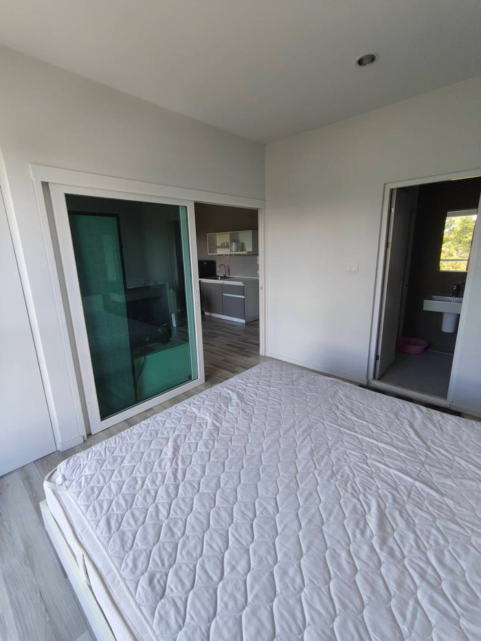 picture 🍃 Condo for RENT! at North 4 Condominium in Serene Lake - Private, Great Location and Good Security - 4/15