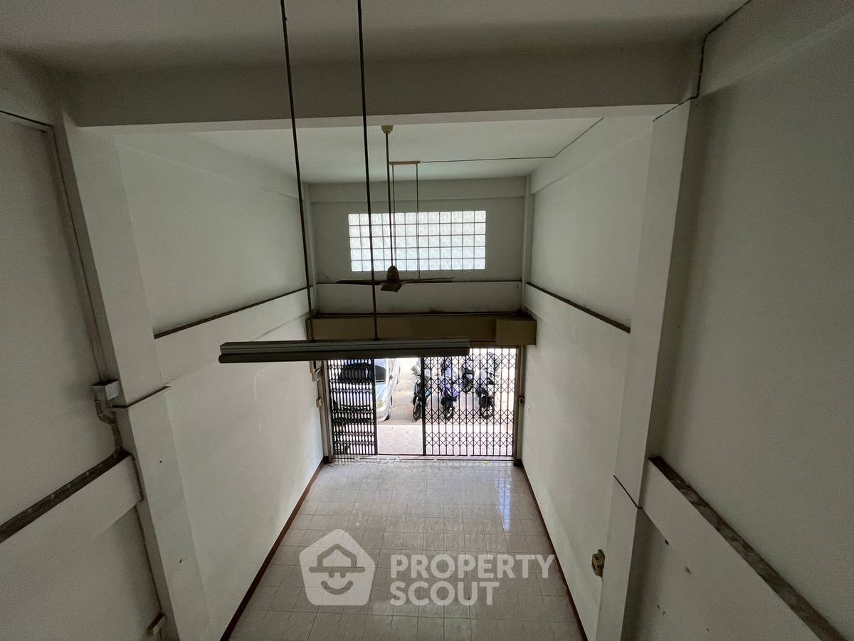 รูป ทาวน์เฮ้าส์ 2-ห้องนอน ใน ท่าข้าม (ID 3448118) - รูปที่ 2/10