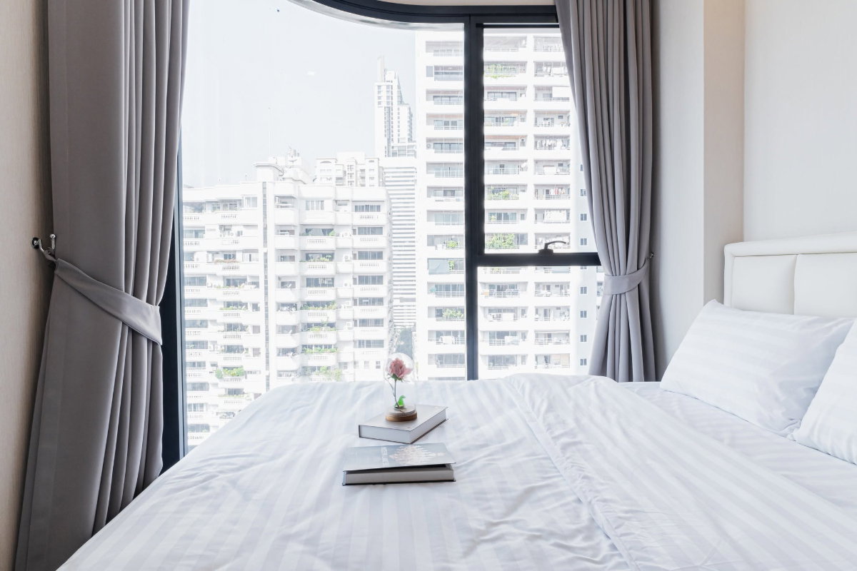 picture R1354/Ashton Asoke, Luxury Condo Connected to Interchange (MRT Sukhumvit / BTS Asoke), Corner Unit, 2 Beds with Bathtub, 46.86 Sq.M., 15th Floor, - 7/8