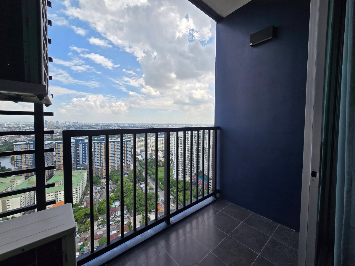 picture Available now! Ready to move in 🥰 28,000 THB/month at The Base Sukhumvit 77 📌 Near BTS On Nut. Line ID: katk03 - 8/12