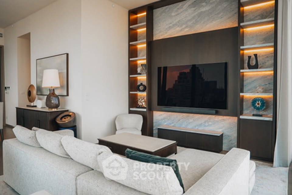 picture Pet-Friendly 2-BR 162 Sqm At SCOPE Langsuan Near BTS Chit Lom (ID 2721739) - 2/19