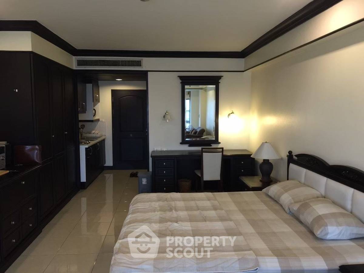 picture 1-BR Juldis River Mansion Condominium In Bang Lamphu (ID 3448054) - 1/9