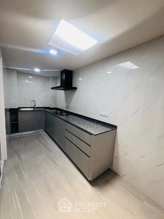 picture Spacious 4-BR 360 Sqm Townhouse At Esta Home Rama 3 (ID 3446206) - 4/13