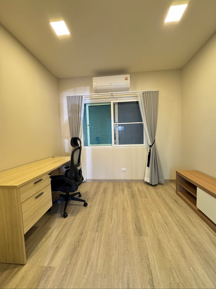 รูป 🏡🔥 ให้เช่าบ้าน อณาสิริ พายัพ | 3 ห้องนอน + ห้องทำงานแยก | 3 ห้องน้ำ | ครัวร้อนนอกบ้าน | ฟรี Wi-Fi พร้อมเข้าอยู่! - รูปที่ 4/14