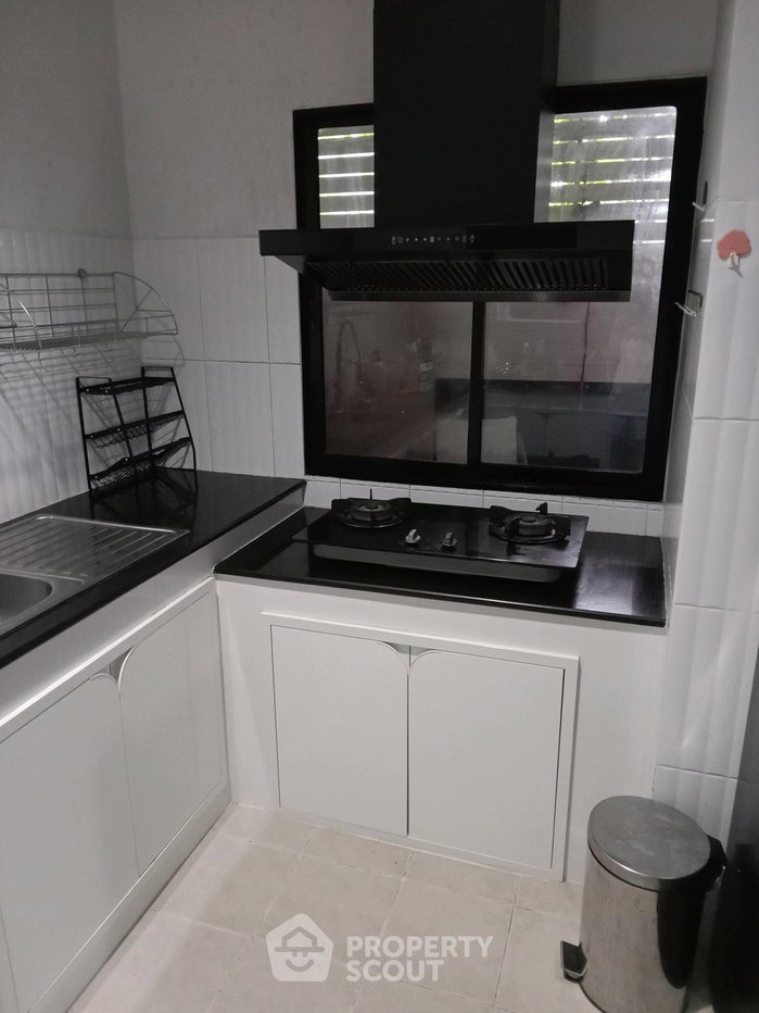 picture Spacious 3-BR 200 Sqm Townhouse At HAUS 35 Cheangwattana (ID 3448372) - 9/32