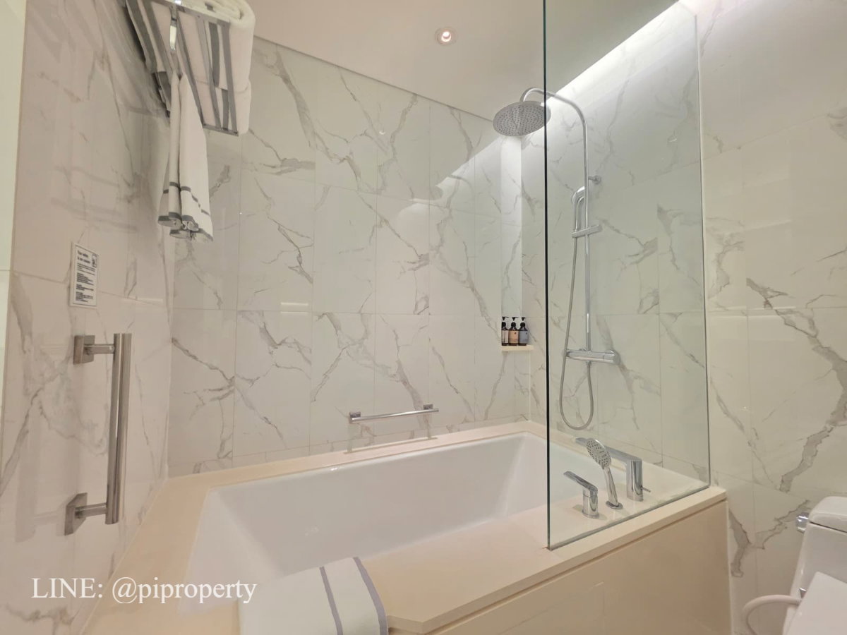 picture Premium Serviced Residence in Asoke CBD | 32 sq.m. | Flexible Monthly Rent - 12/19