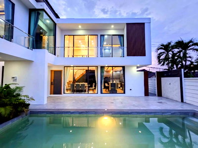 บ้านเดี่ยว ถนนพรประภานิมิต : ขายบ้านเดี่ยวสร้างใหม่ สไตล์โมเดิร์น ทรอปิคอล พัทยา