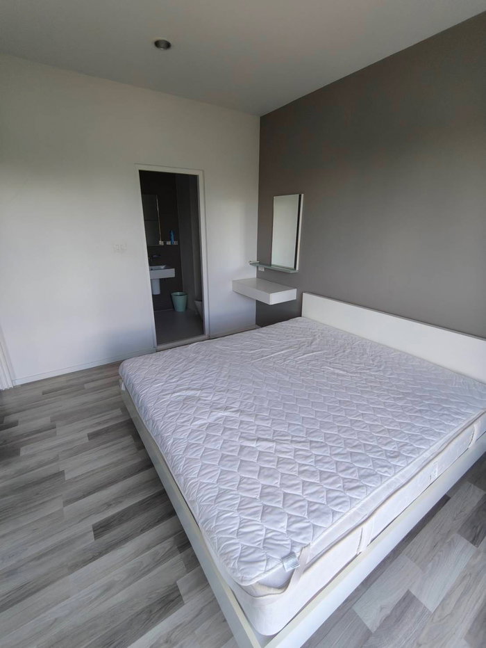 picture 🍃 Condo for RENT! at North 4 Condominium in Serene Lake - Private, Great Location and Good Security - 10/15
