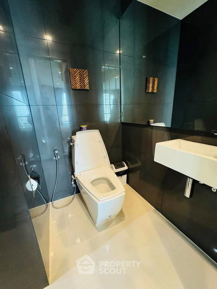 picture 17th-Floor 1-BR At Rhythm Sathorn, 300m To BTS Saphan Taksin (ID 2353312) - 9/15
