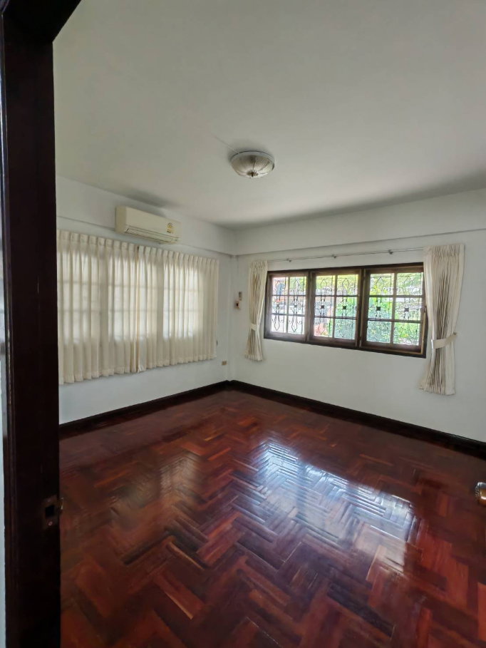 รูป ให้เช่า บ้านเดี่ยว 2 ชั้น 150 ตรว. สวย ๆ บรรยากาศร่มรื่น หลังบ้านติดทะเลสาป อยู่ ใกล้ BIG C แจ้งวัฒนะ - รูปที่ 34/40