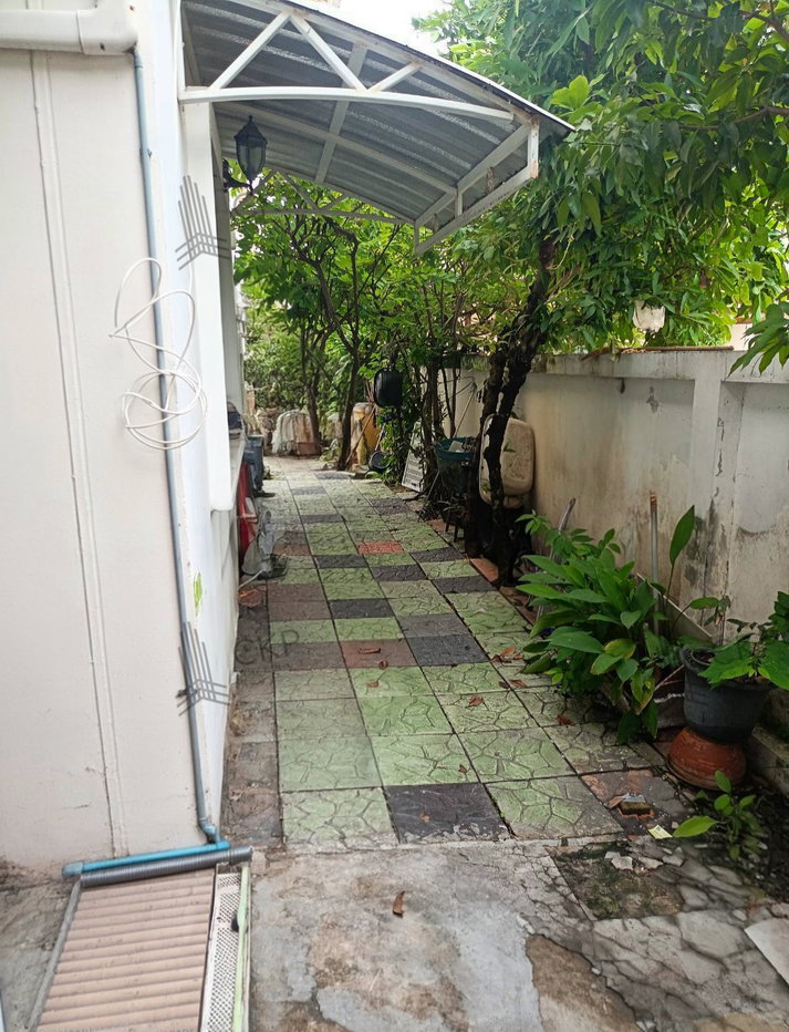 รูป L260164 | ขายบ้าน 2 ชั้น หมู่บ้านออมธนา 1 ไทรน้อย นนทบุรี บ้านหลังมุม 54.5 ตร.ว. ติดสนามเด็กเล่น บรรยากาศร่มรื่น พร้อมพื้นที่พักผ่อนรอบบ้าน - รูปที่ 5/11