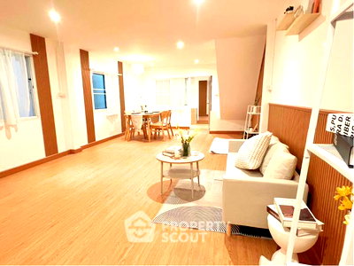 ทาวน์โฮม กรุงเทพมหานคร : ขายทาวน์เฮาส์ 4 ห้องนอน 200 ตร.ม. หมู่บ้านชมเดือน บางแค (ID 3446617)