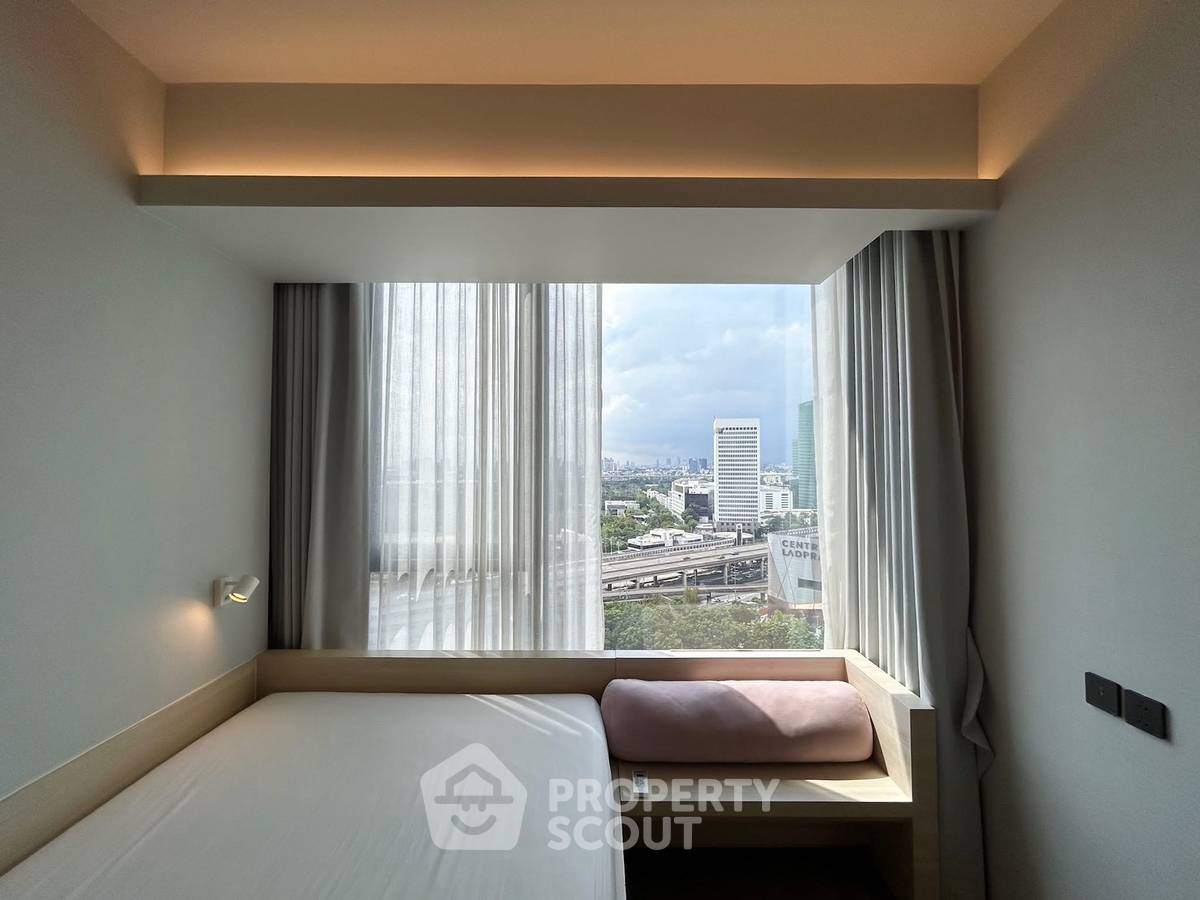 picture 17th-Floor 1-BR, The Crest Park Residences, 60m From MRT Phahon Yothin (ID 3447980) - 3/4