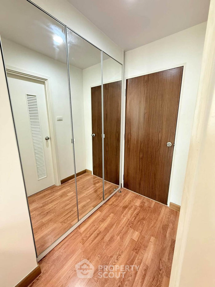 picture 2-BR Condo at Ivy Ratchada near MRT Sutthisan (ID 3448244) - 4/13
