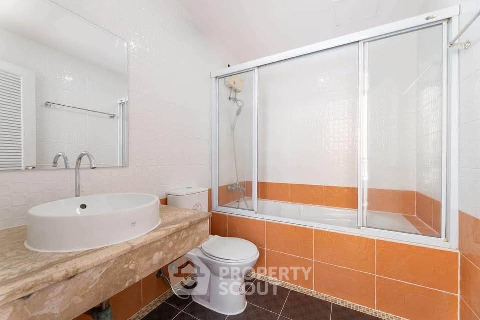 picture 1-BR Ratchada City 18 Condominium Near MRT Huai Khwang (ID 3451222) - 10/10