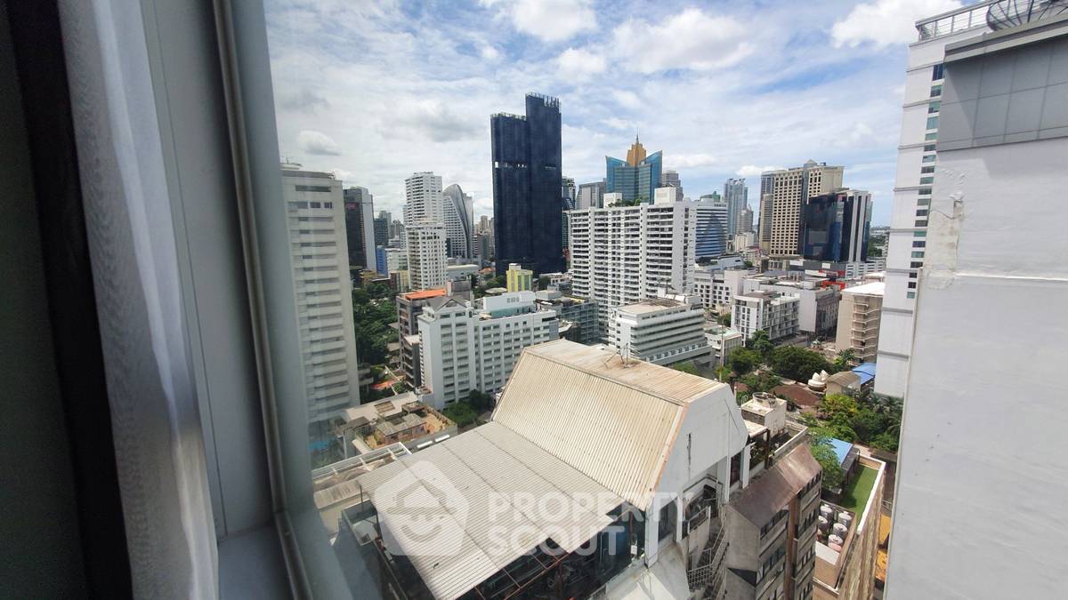 picture 2-BR Condo at 15 Sukhumvit Residences near BTS Nana (ID 785437) - 11/11