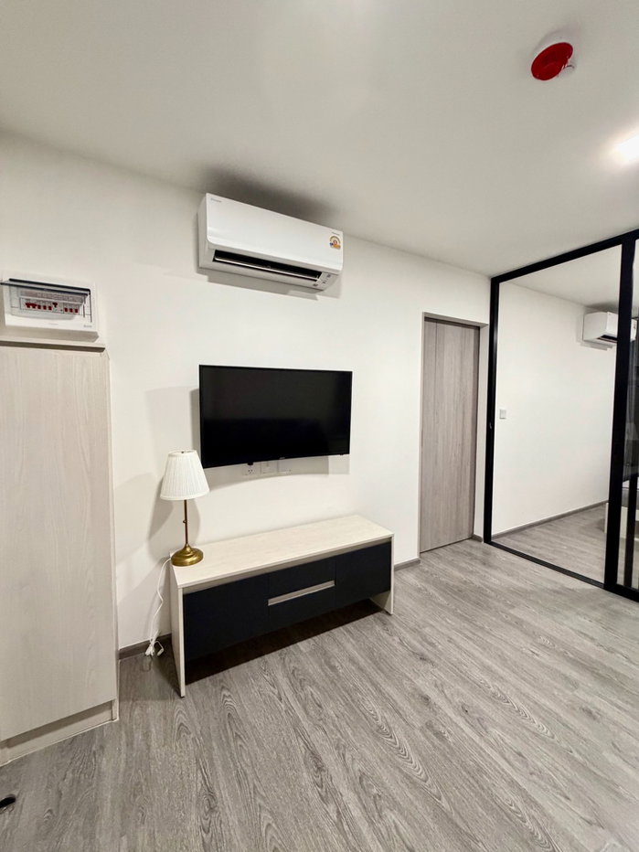 รูป 🏙️ 𝗞𝗔𝗩𝗘 𝗪𝗢𝗡𝗗𝗘𝗥𝗟𝗔𝗡𝗗 ✨ | ตึก D ชั้น 2 | ห้องมุม | ขนาด 𝟮𝟲.𝟲 ตร.ม. | แอร์ 𝟮 เครื่อง ❄️ | ตรงข้าม ม.ธรรมศาสตร์ 🎓 - รูปที่ 4/11