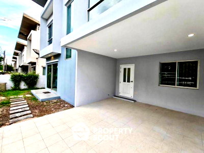 เช่าบ้านเดี่ยว ศรีราชา ชลบุรี : บ้านแฝด 3-ห้องนอน ใน สุรศักดิ์ (ID 3451536)