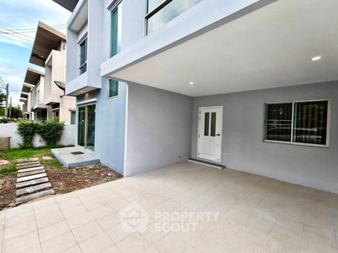 3-BR Semi-detached House in Surasak (ID 3451536)