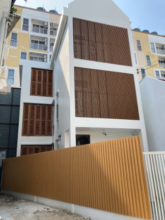 รูป ขายบ้านเดี่ยว 3 ชั้น 25.4 ตรว. สุขุมวิท 71 ปรีดีพนมยงค์ 42 | 4 นอน 3 น้ำ | 10.5 ล้านบาท | บ้านสร้างเอง - รูปที่ 1/24