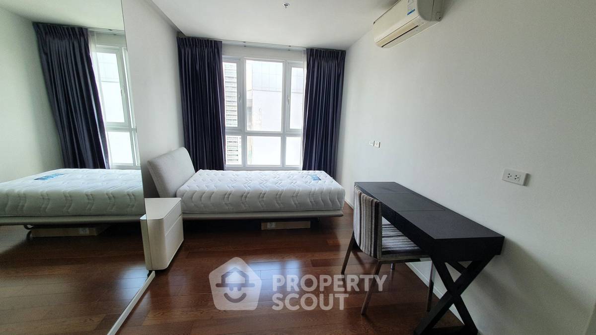 picture 2-BR Condo at 15 Sukhumvit Residences near BTS Nana (ID 785437) - 9/11