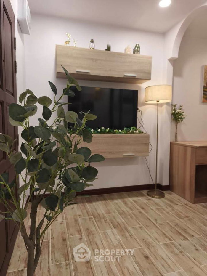 picture 1-BR Condo at Night Bazaar Condotel in Chang Khlan (ID 3450422) - 14/16