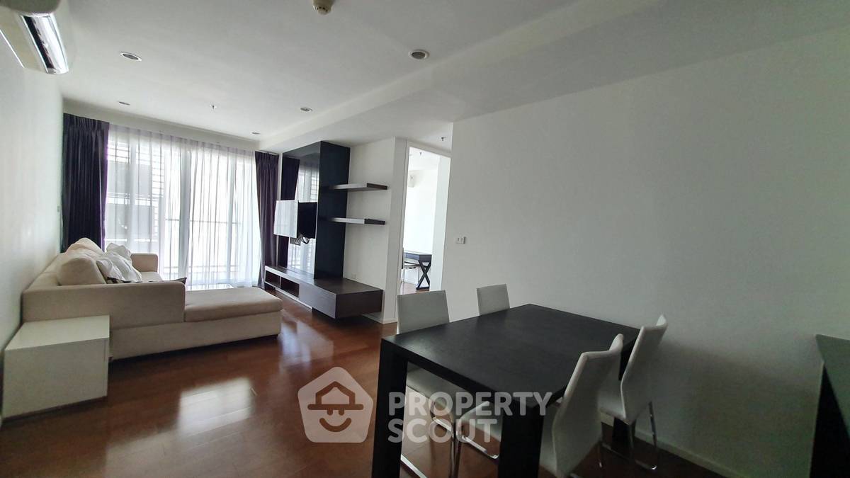 picture 2-BR Condo at 15 Sukhumvit Residences near BTS Nana (ID 785437) - 2/11